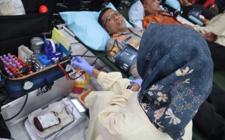 Donor Darah Massal Meriahkan Rangkaian Hari Bhayangkara ke-80