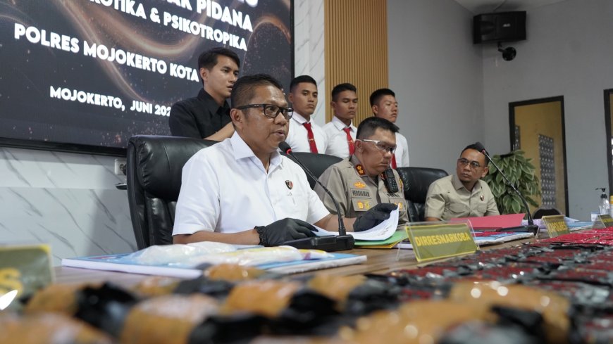 Polres Mojokerto Kota Ungkap Kasus Peredaran Etomidate Secara Profesional