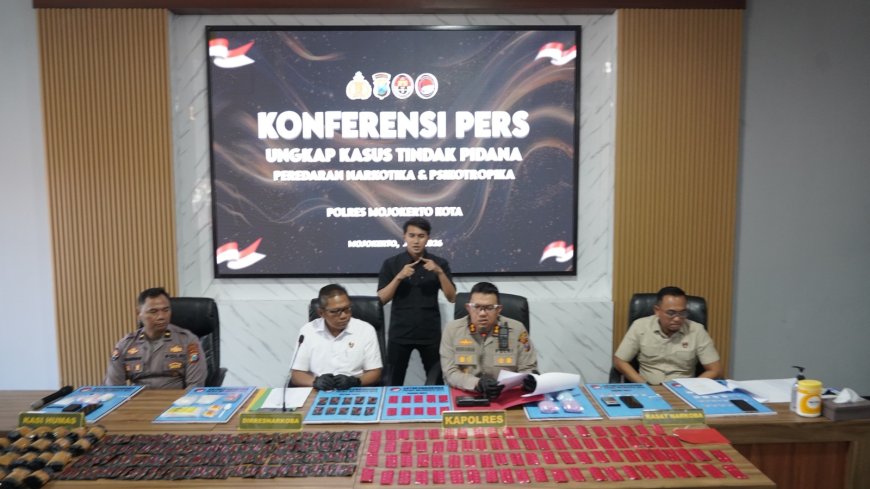 Polisi Ungkap Kasus Narkoba dengan Barang Bukti 330 Cartridge Vape
